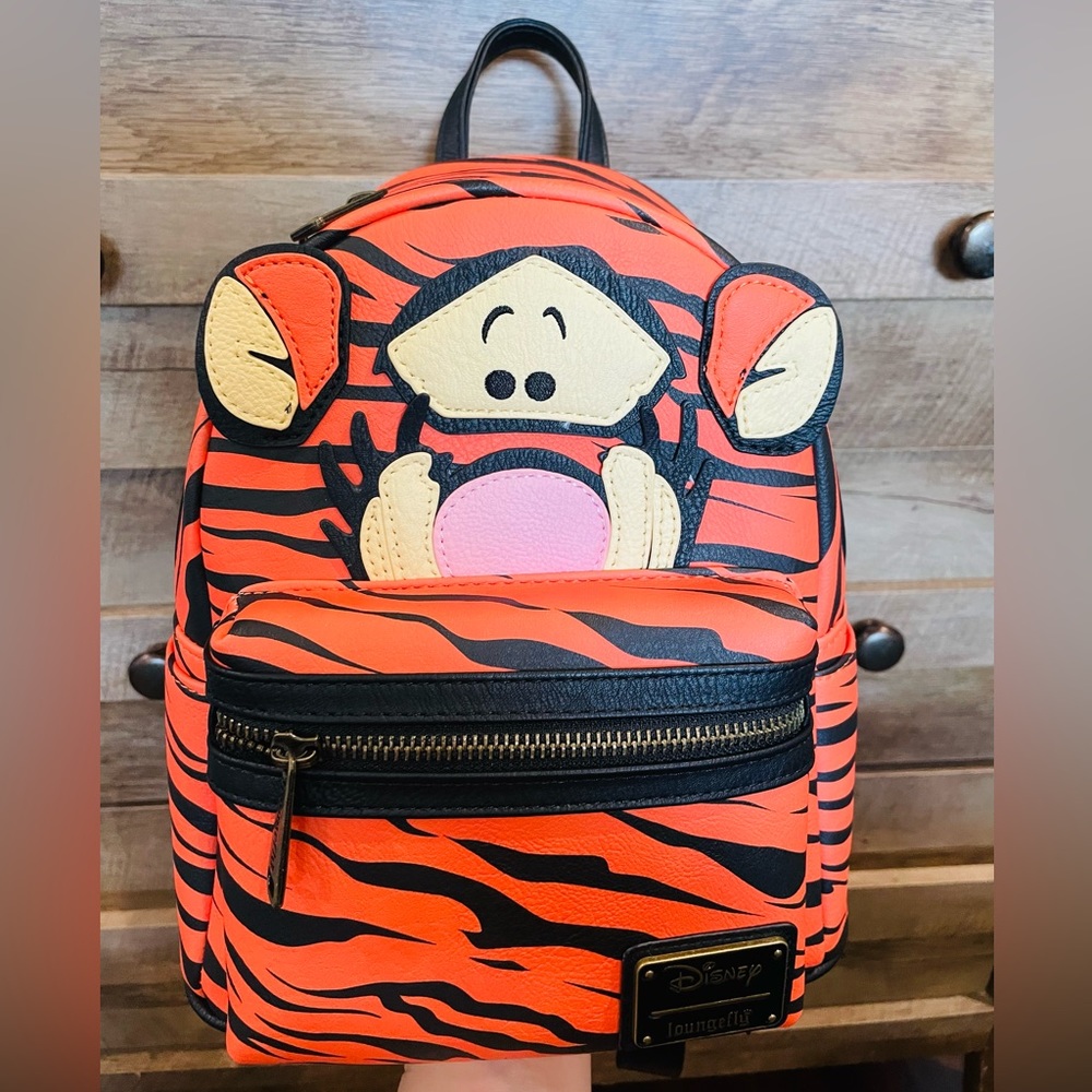 🧡 NWT Loungefly Tigger Exclusive Backpack